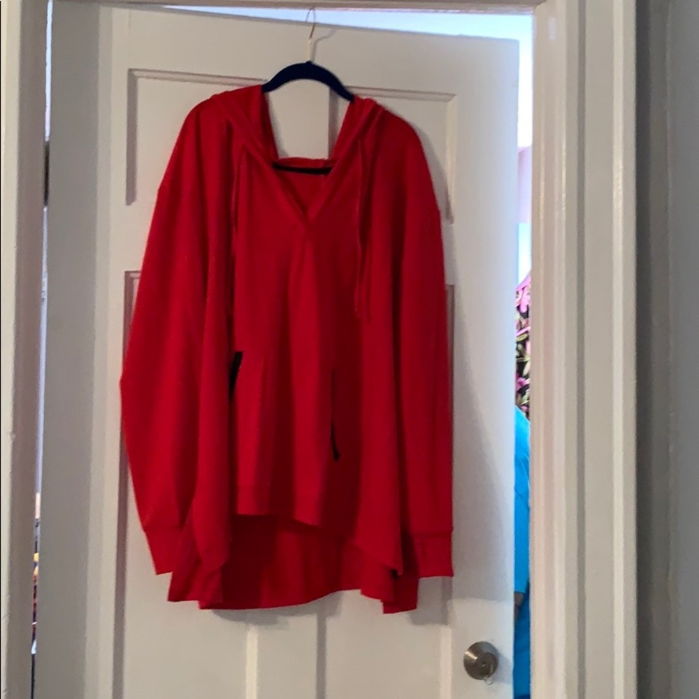 Livi active hooded sweatshirt with front pocket